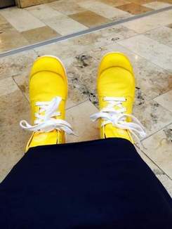 Жёлтые ботинки - МИНУС-Жанна Агузарова