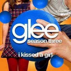 Glee Cast - I Kissed A Girl