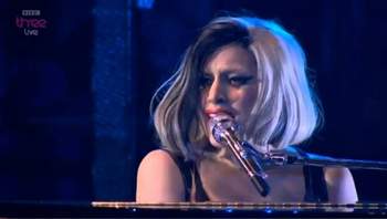 Lady Gaga - The Edge of Glory (Acoustic)