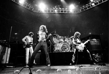 Led Zeppelin - Black Dog // 1973, Live at Madison Square Garden, NYC