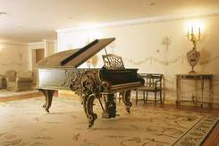 Неизвестен - Звучит рояль в просторном зале