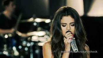 Selena Gomez - Naturally (Walmart Soundcheck Concert)