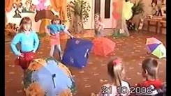 Танец для 8 марта - Разноцветные зонтики.